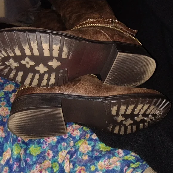 Kohl's brown leather boots. - Picture 10 of 10